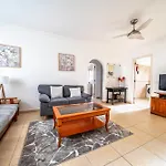Oasis Park 2 Bedroom Floor At72 Apartmán